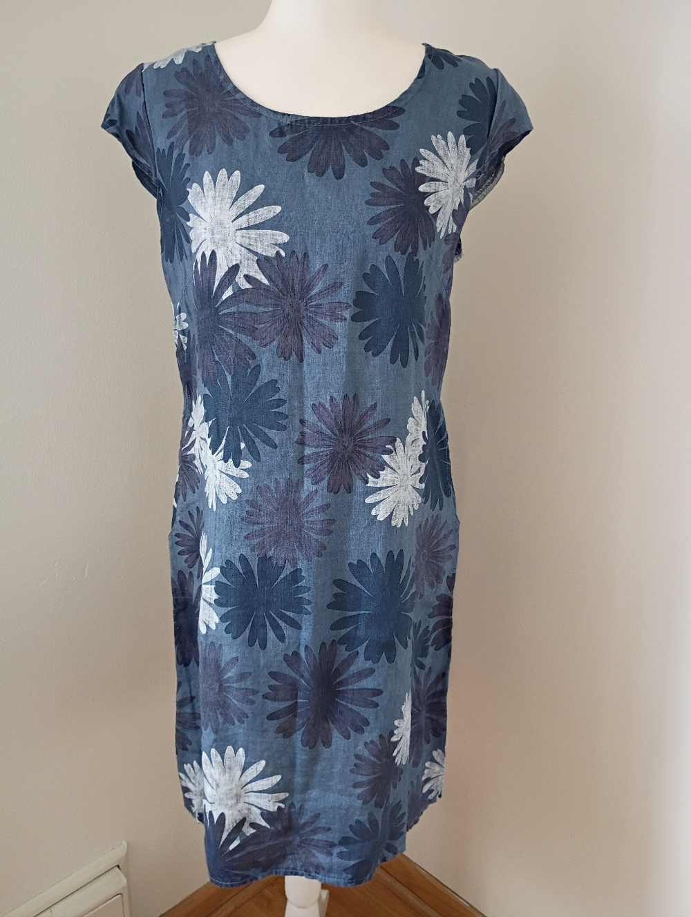 Femme Fatale Blue Linen Sunflower Dress NWT Size Small